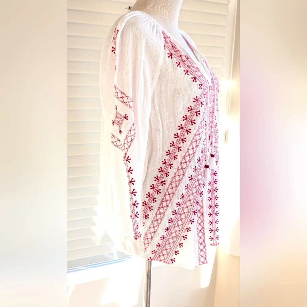J.Jill Women’s white with red Tribal accents blouse Size Small - Picture 2 of 8